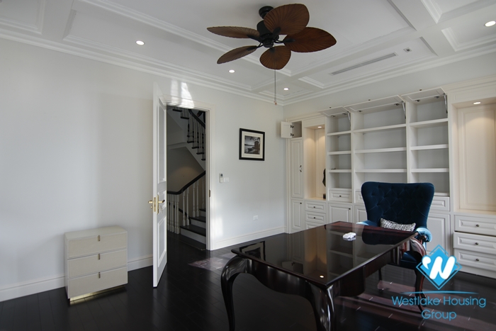 Adjacent villa for rent, equipped with modern furniture for rent in Vinhome Harmony Long Bien
